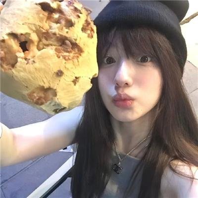 踉跄的女孩